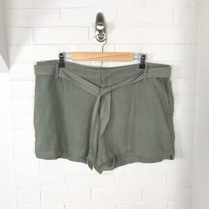 a.n.a Green Linen Blend Casual Plus Size Shorts Size 33/16